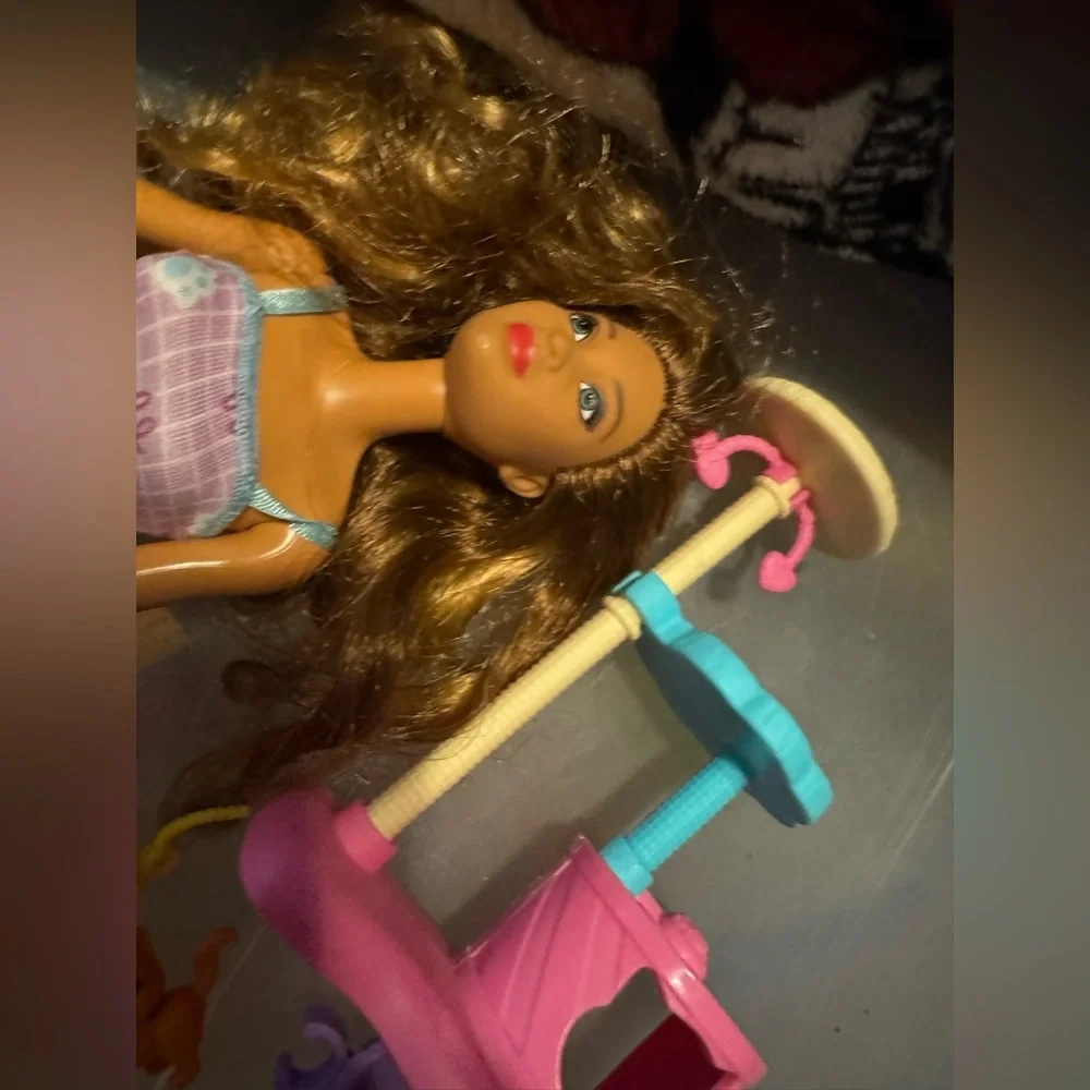 Barbie kitten condo playset W/ doll